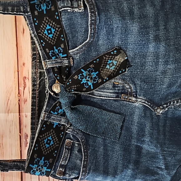 🎇NEW DESIGN! "ONE KIND DENIM Co." UPCYCLED DENIM JEANS FRINGED SHOULDER BAG $48 - Picture 2 of 11